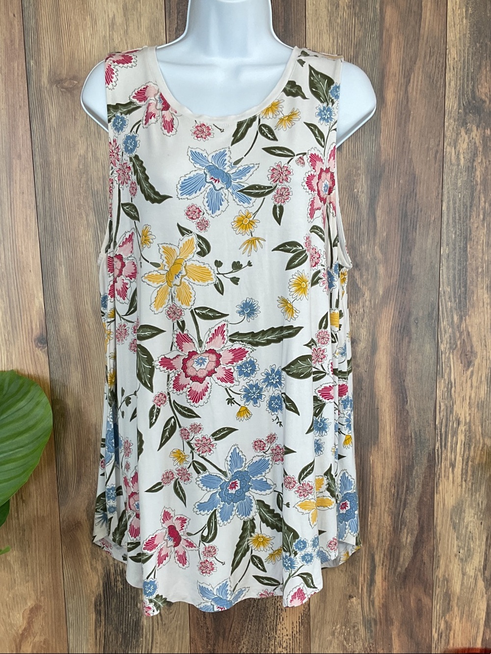Old Navy Flowy Floral Tank Top XL        820H